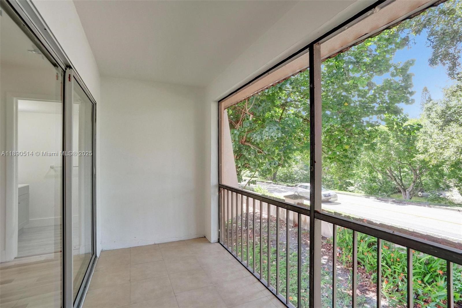 MANORS TOWNHOUSE 8-9 COND - Residential