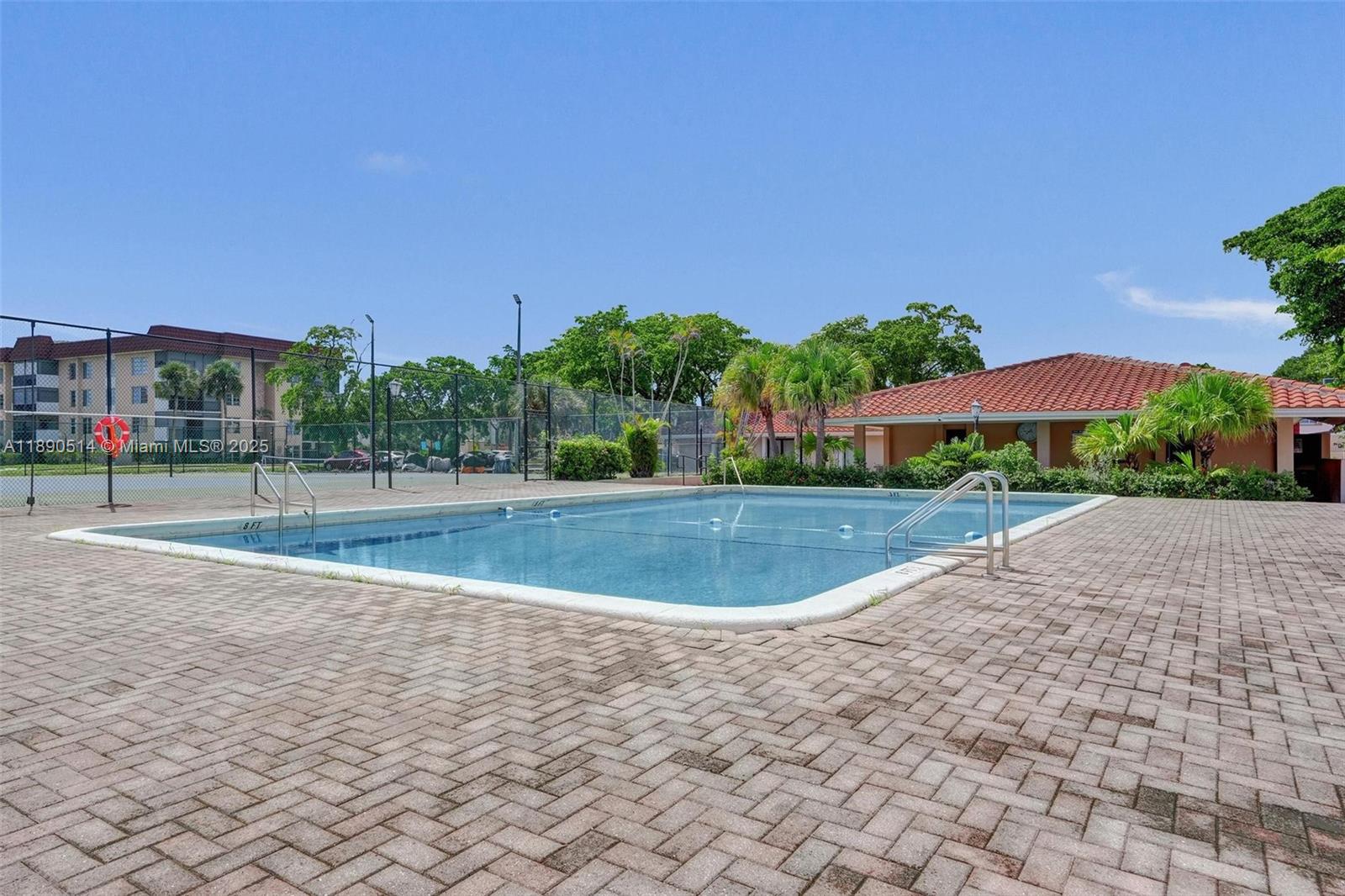 MANORS TOWNHOUSE 8-9 COND - Residential