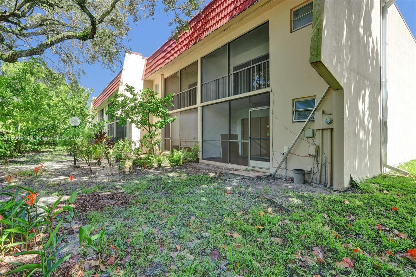 MANORS TOWNHOUSE 8-9 COND - Residential