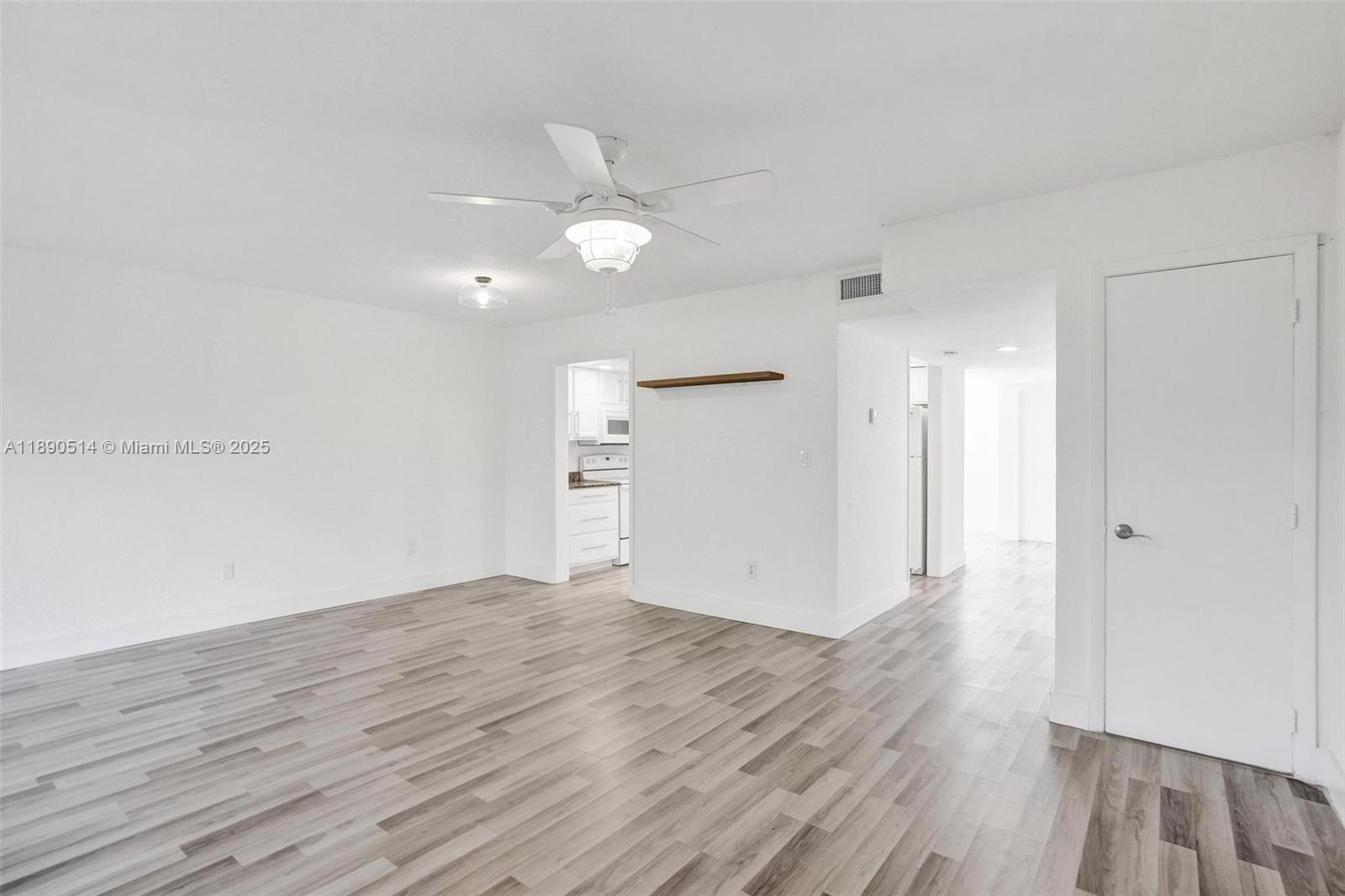 MANORS TOWNHOUSE 8-9 COND - Residential
