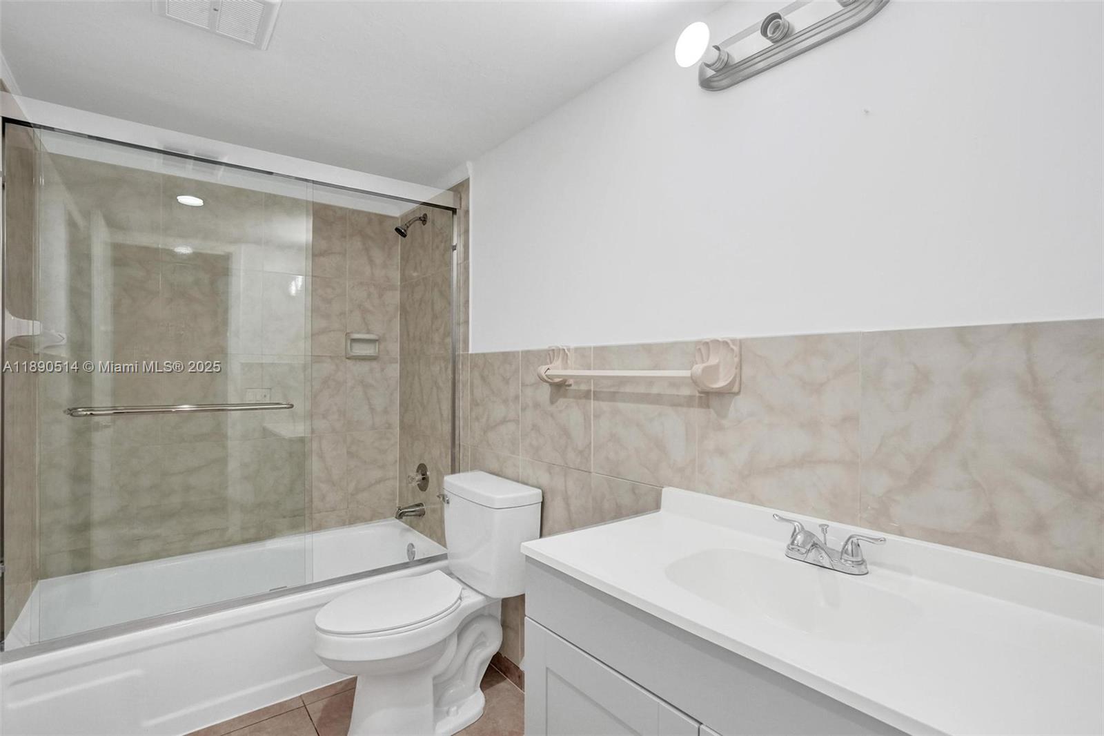 MANORS TOWNHOUSE 8-9 COND - Residential