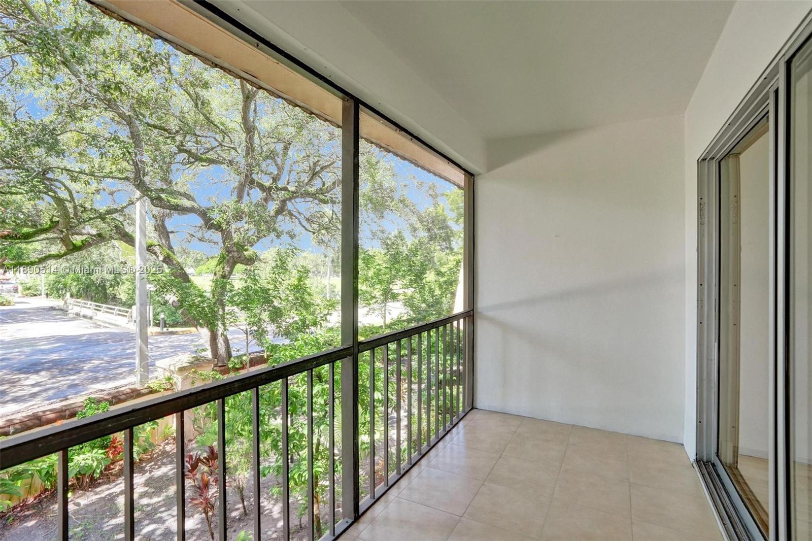 MANORS TOWNHOUSE 8-9 COND - Residential