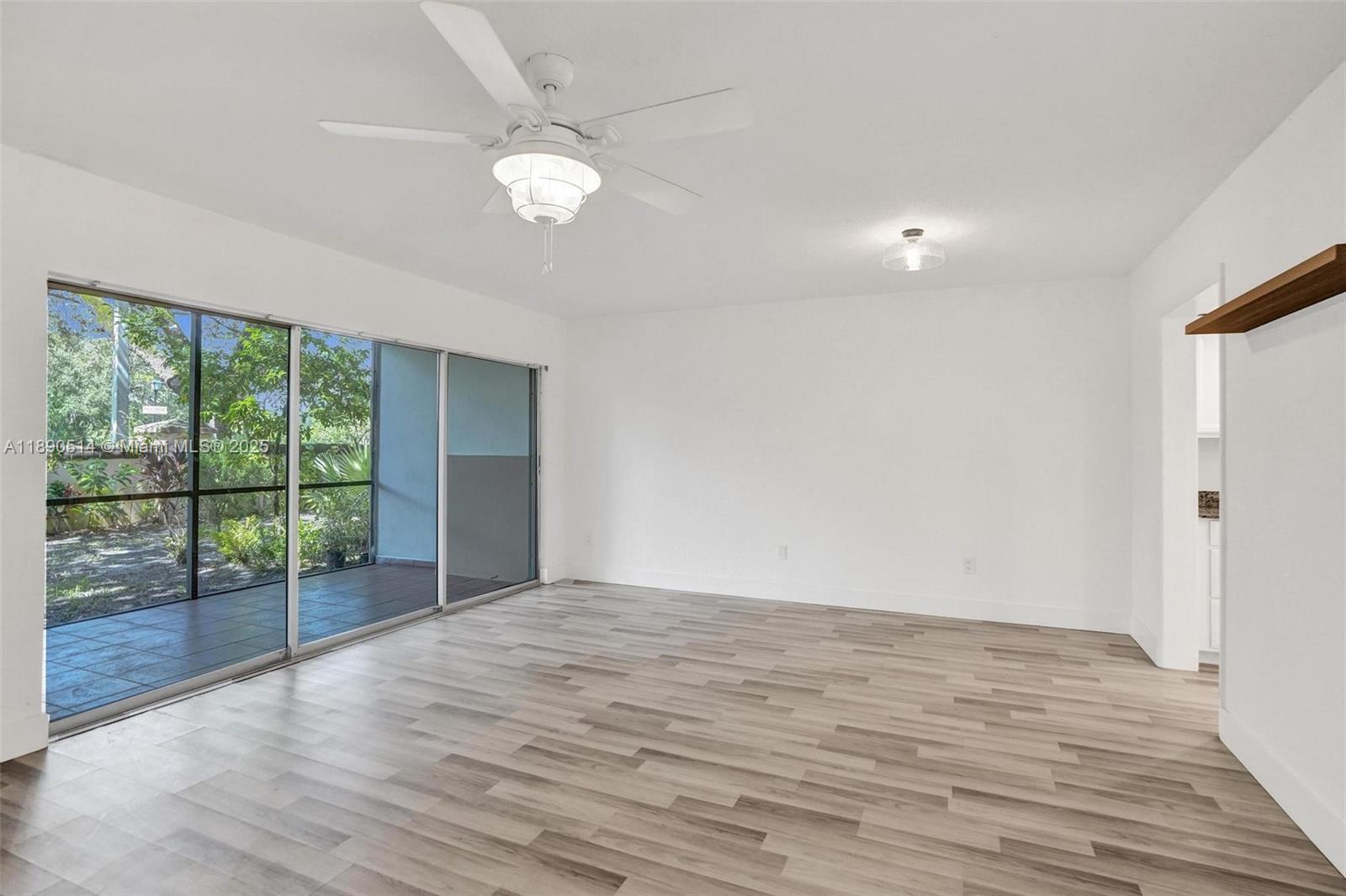 MANORS TOWNHOUSE 8-9 COND - Residential