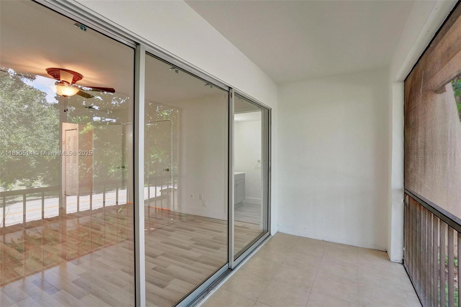 MANORS TOWNHOUSE 8-9 COND - Residential