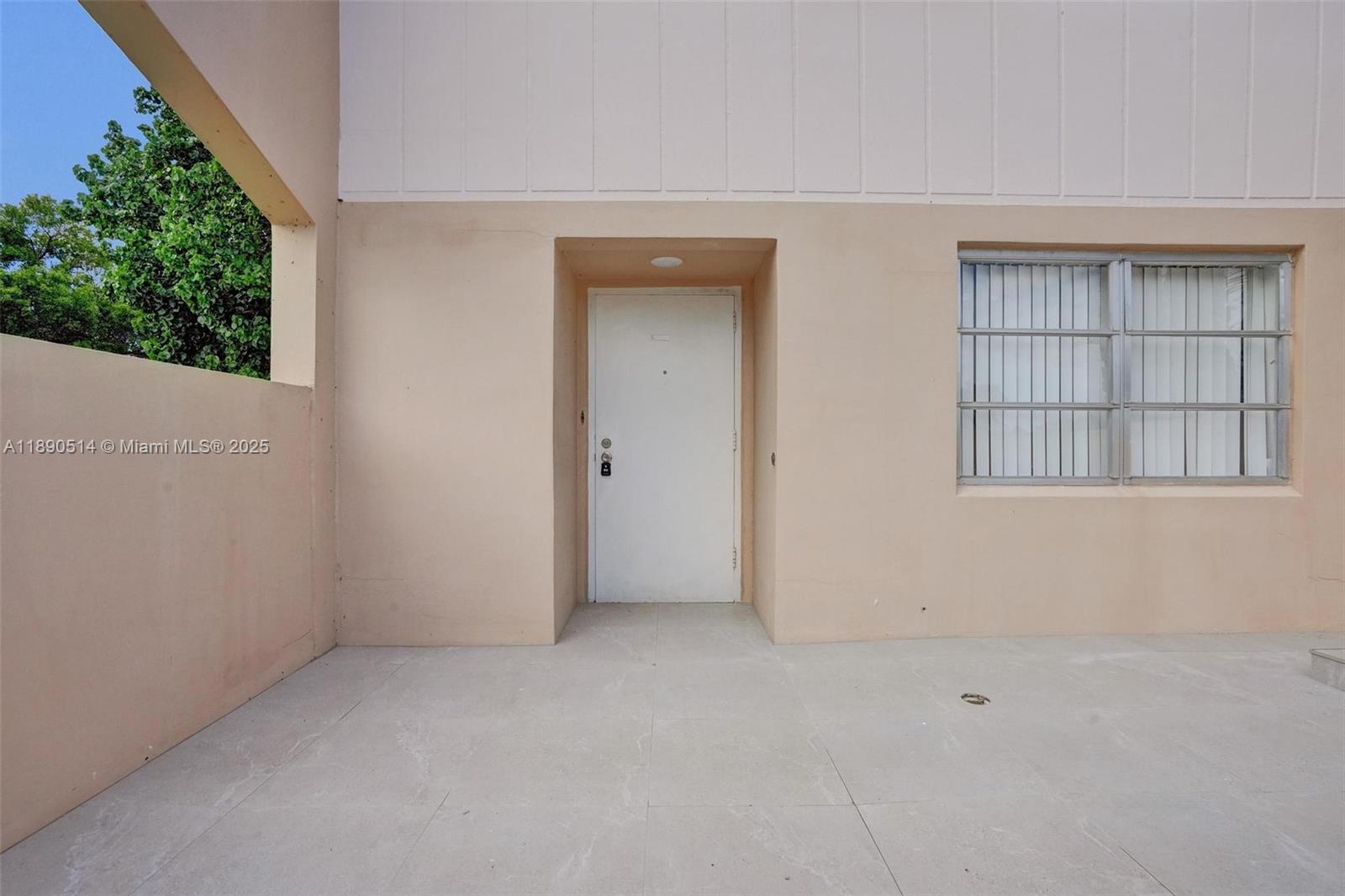 MANORS TOWNHOUSE 8-9 COND - Residential
