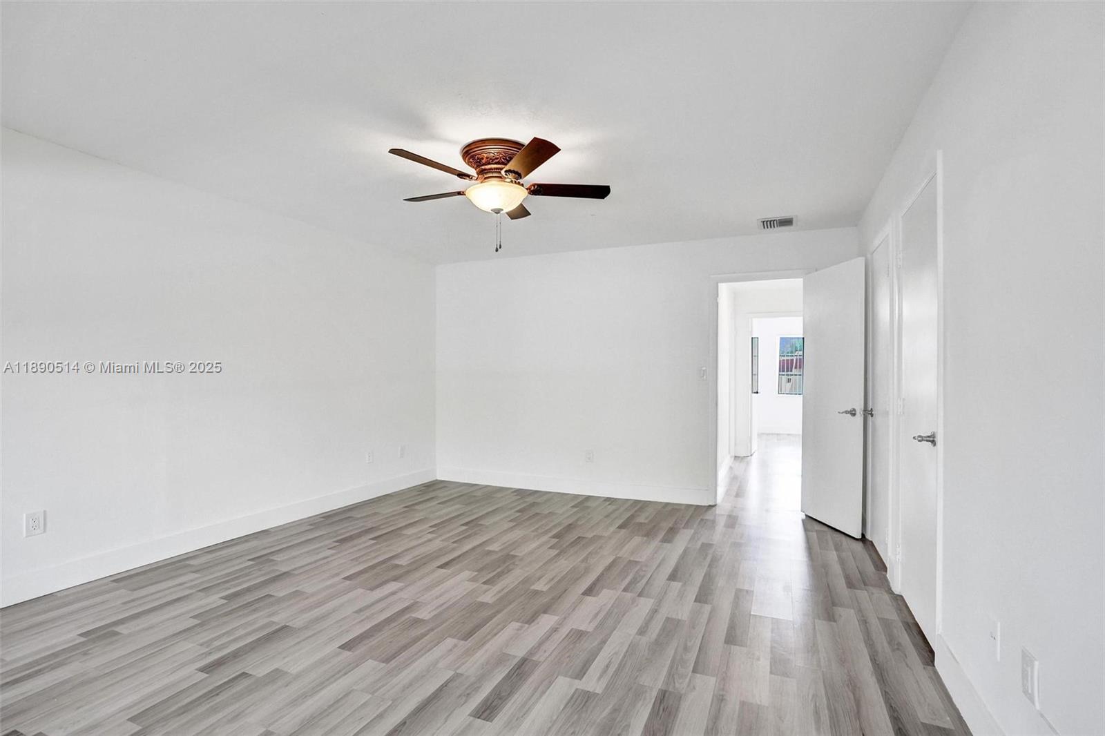 MANORS TOWNHOUSE 8-9 COND - Residential