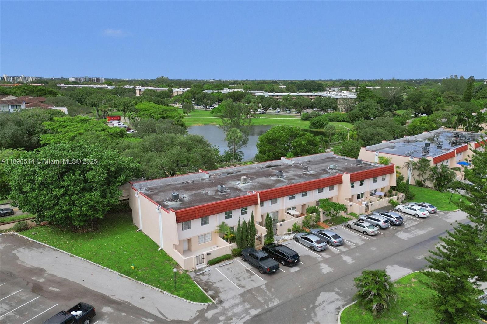 MANORS TOWNHOUSE 8-9 COND - Residential