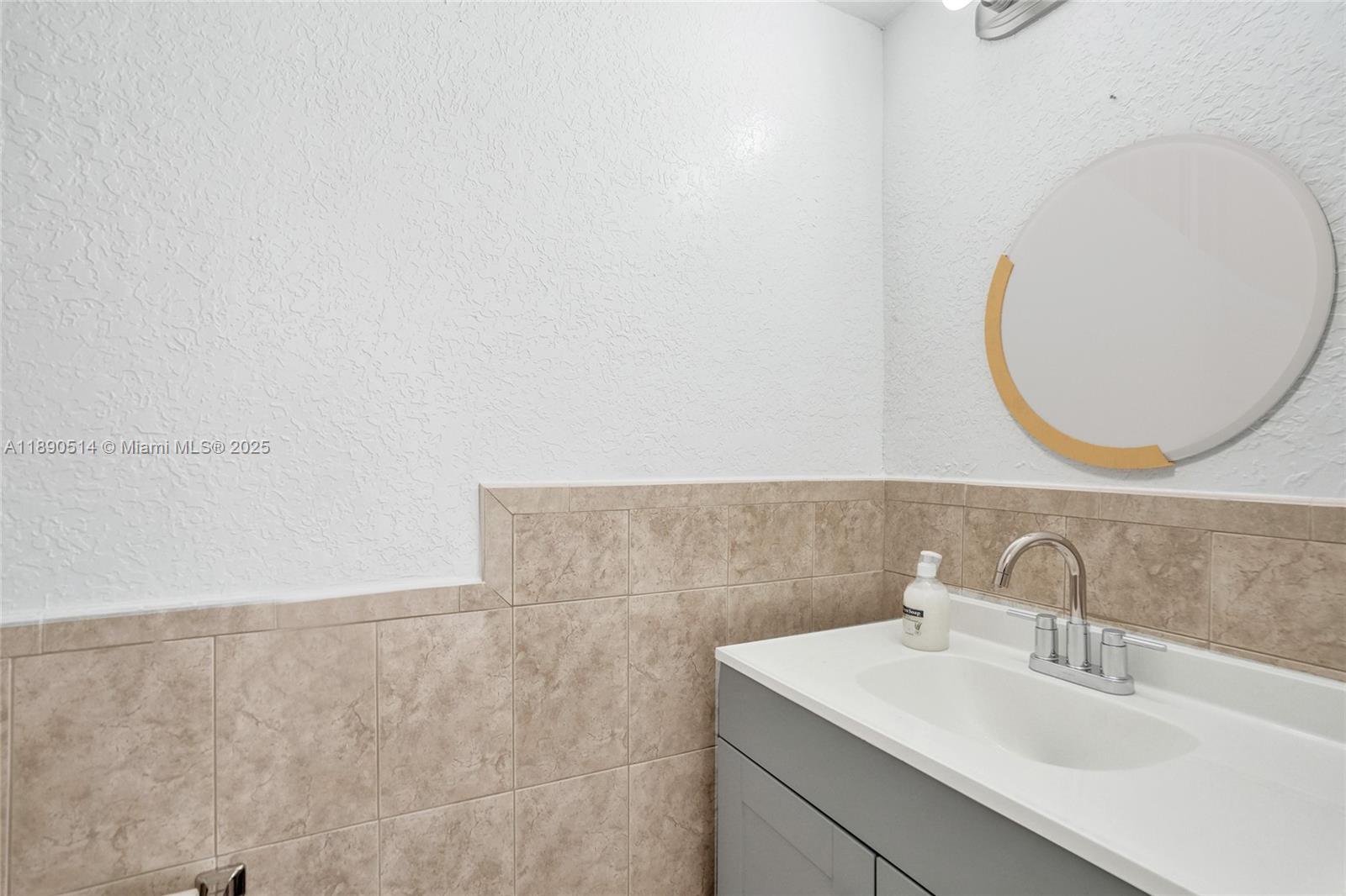 MANORS TOWNHOUSE 8-9 COND - Residential