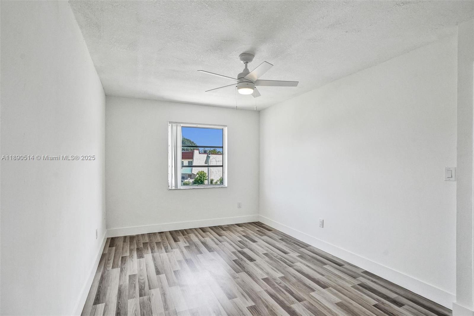 MANORS TOWNHOUSE 8-9 COND - Residential