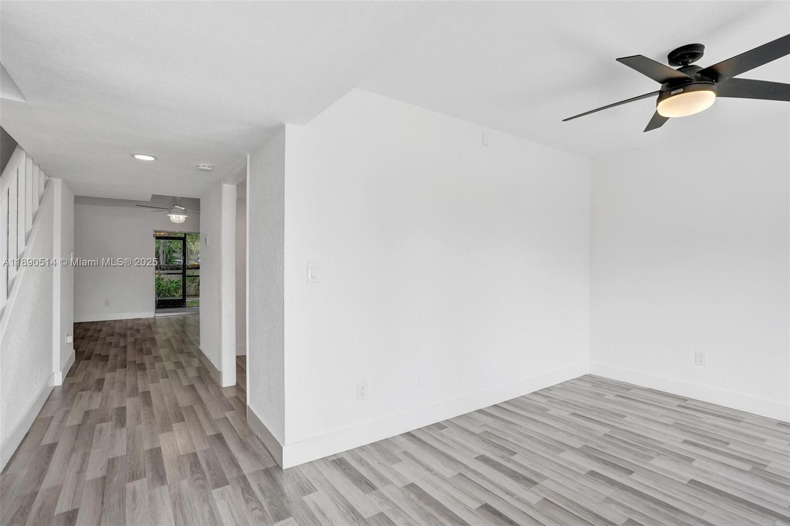 MANORS TOWNHOUSE 8-9 COND - Residential