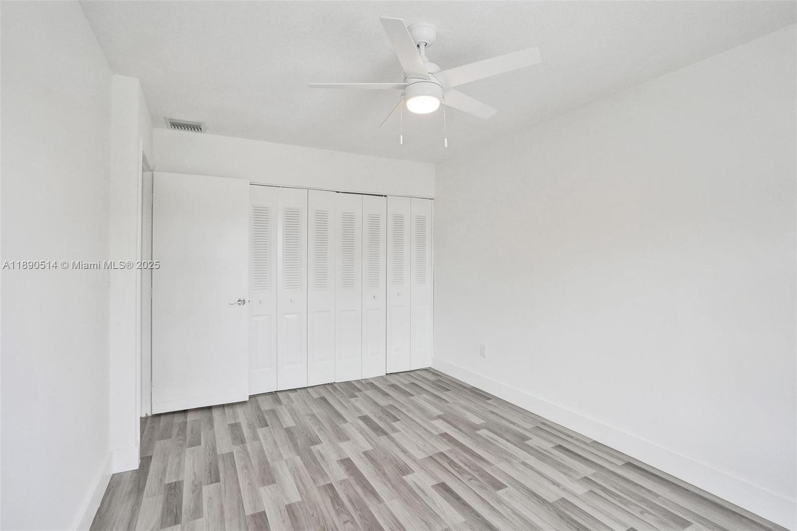 MANORS TOWNHOUSE 8-9 COND - Residential