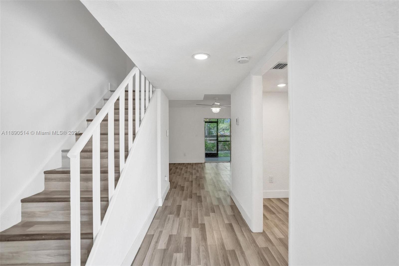 MANORS TOWNHOUSE 8-9 COND - Residential
