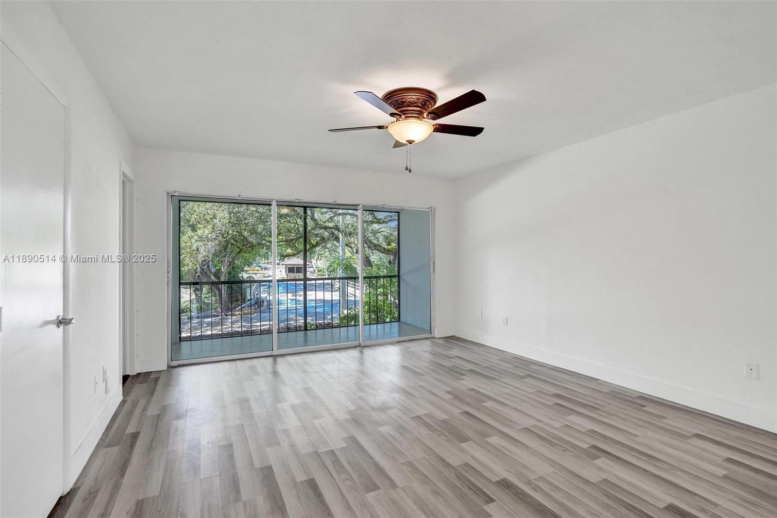 MANORS TOWNHOUSE 8-9 COND - Residential