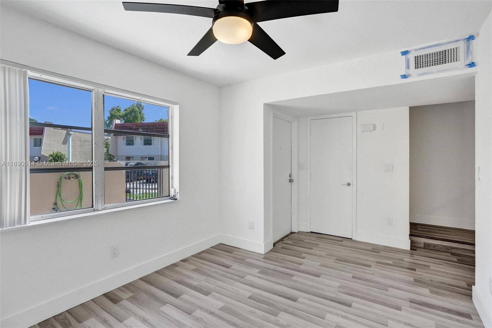 MANORS TOWNHOUSE 8-9 COND - Residential