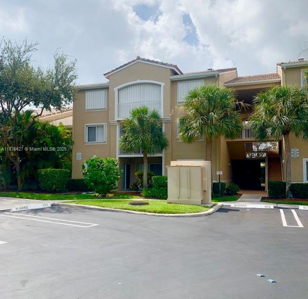 Photo of 260 Village Blvd #5203, Tequesta, FL 33469 (MLS # A11876427)