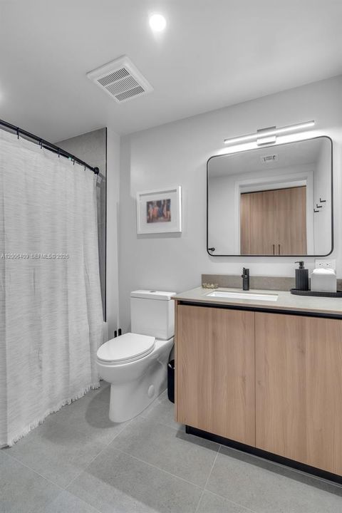 Tiny photo for 121 NE 5th St #912B, Miami, FL 33132 (MLS # A12006409)