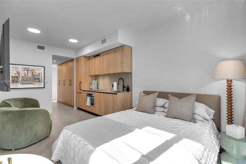 Tiny photo for 121 NE 5th St #912B, Miami, FL 33132 (MLS # A12006409)