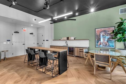 Tiny photo for 121 NE 5th St #912B, Miami, FL 33132 (MLS # A12006409)