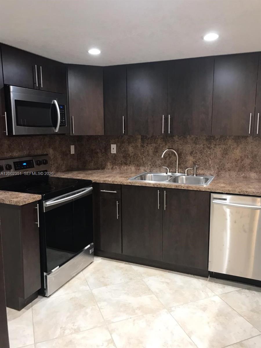 BIRD RD HIGHLANDS - Residential Lease