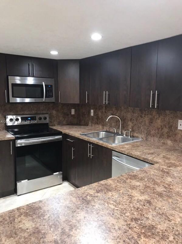 BIRD RD HIGHLANDS - Residential Lease