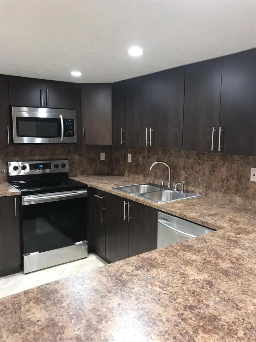 BIRD RD HIGHLANDS - Residential Lease