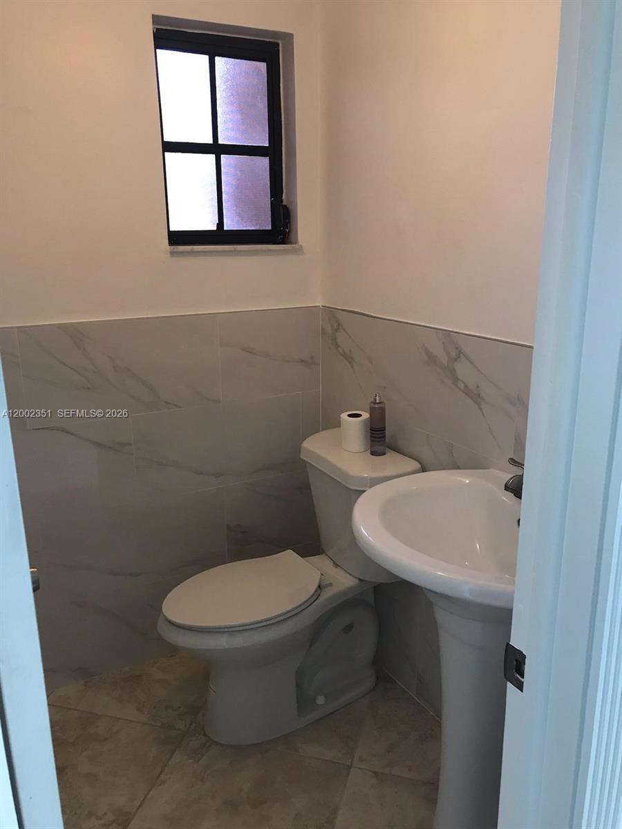 BIRD RD HIGHLANDS - Residential Lease