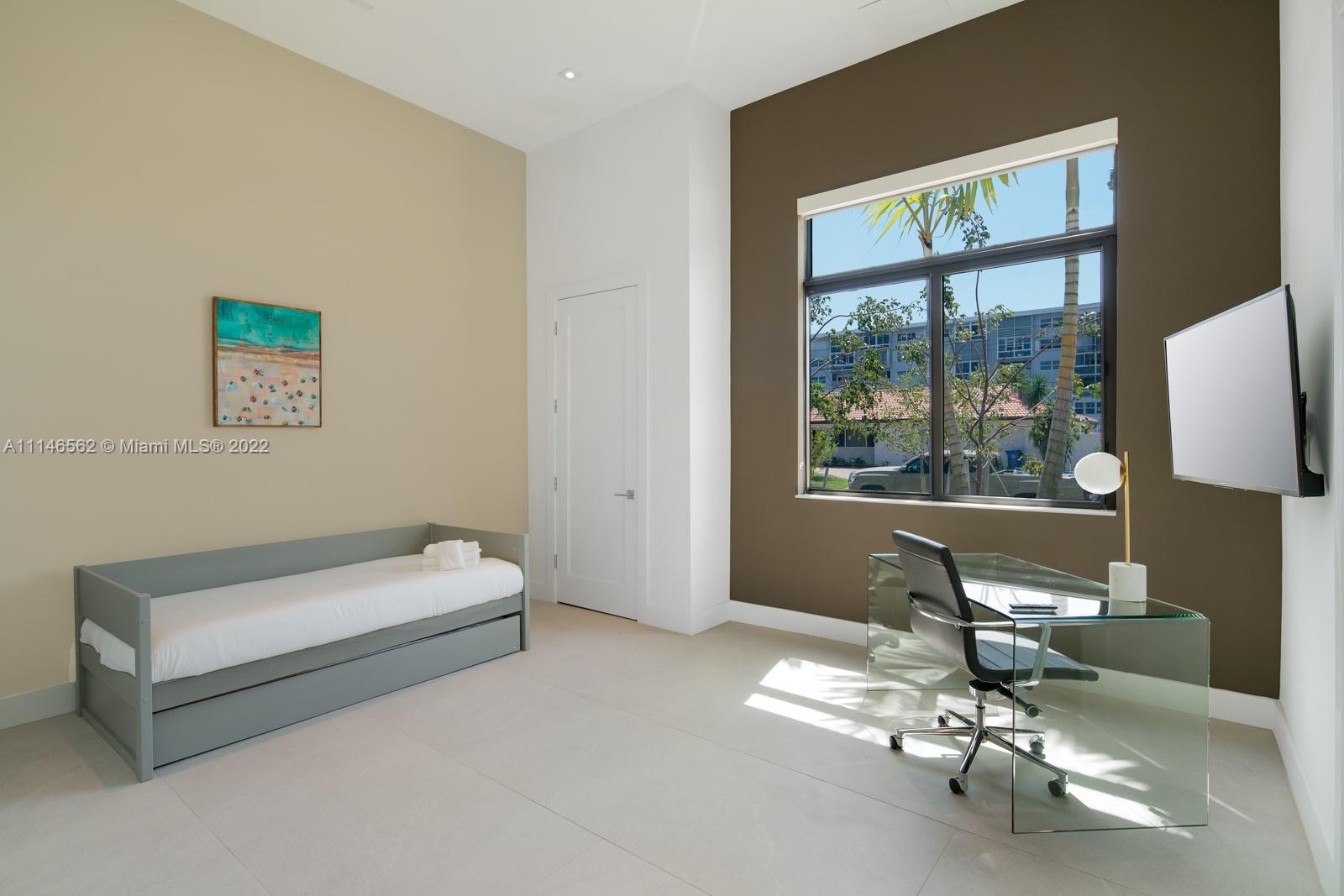 CORAL RIDGE COUNTRY CLUB - Residential