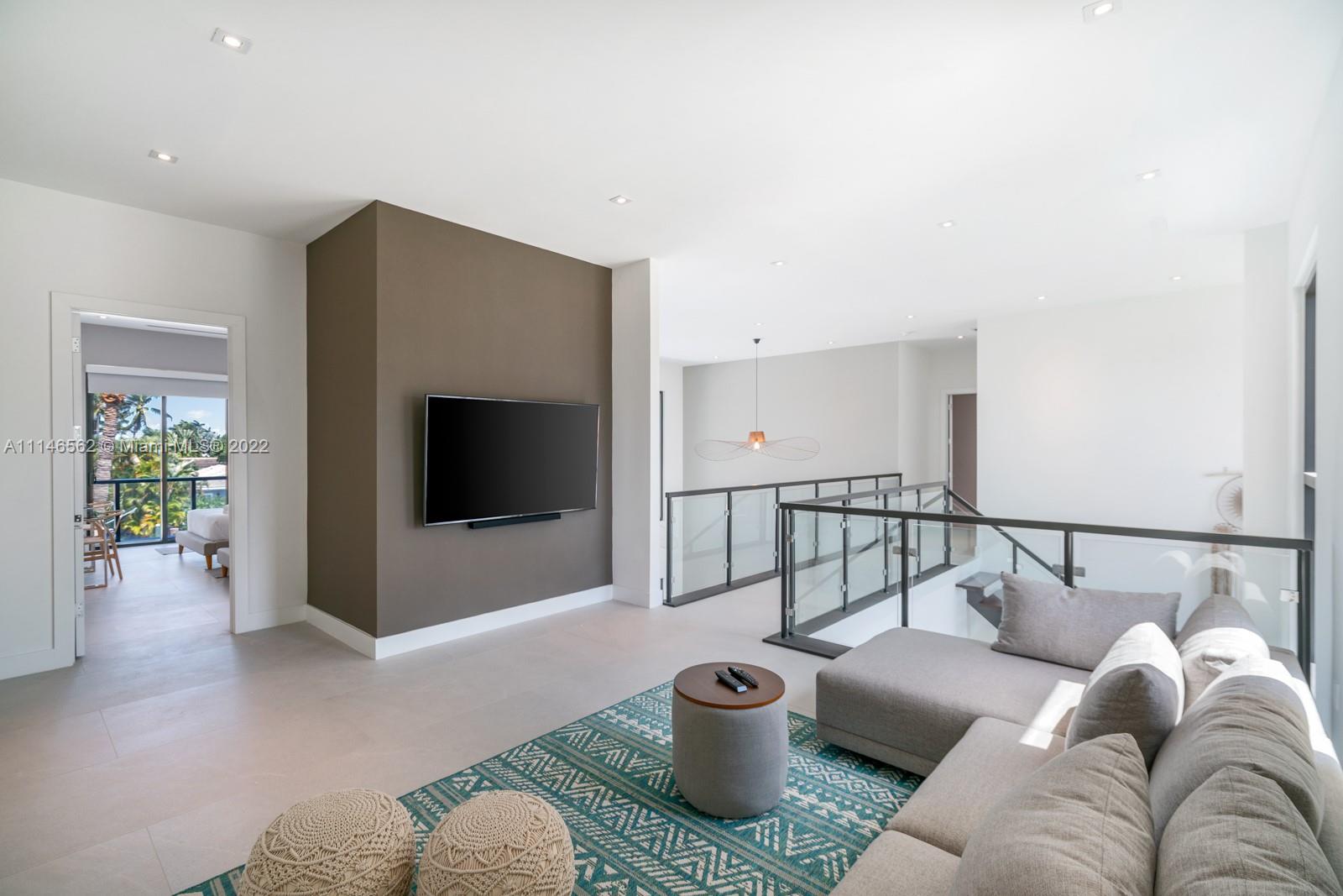 CORAL RIDGE COUNTRY CLUB - Residential