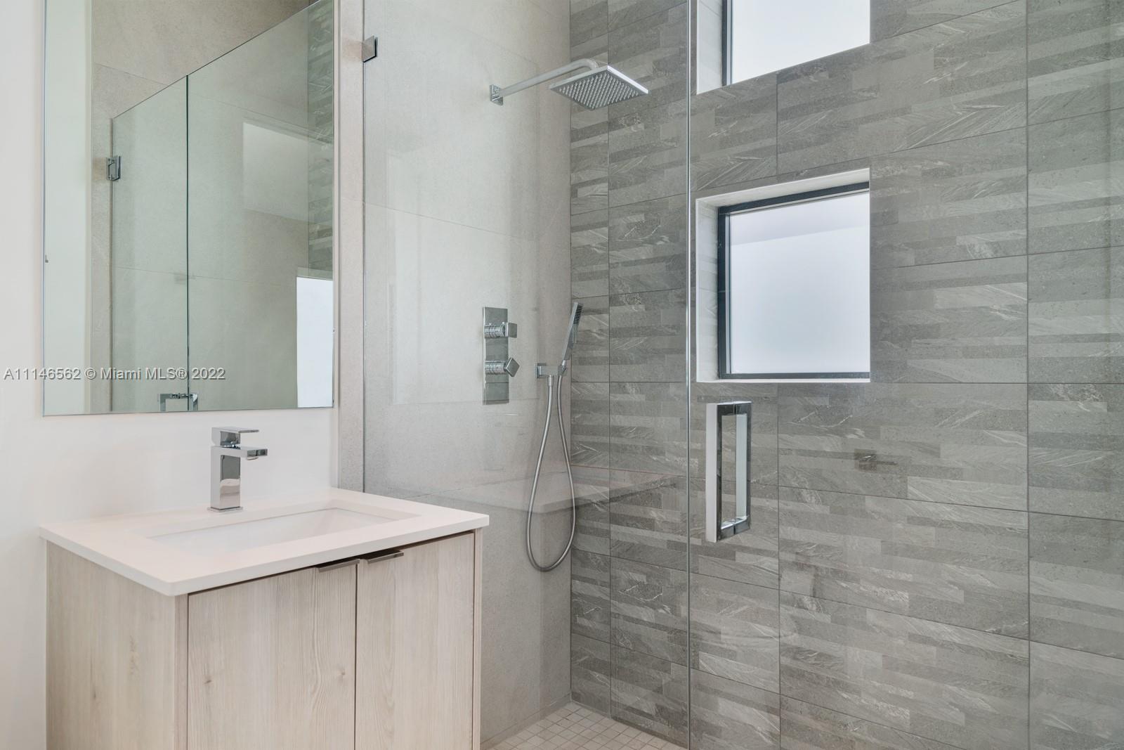 CORAL RIDGE COUNTRY CLUB - Residential