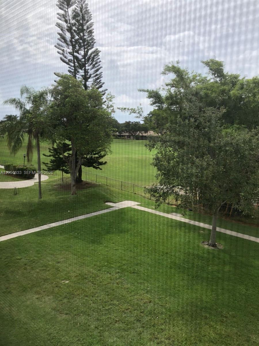 EMERALD HILLS C C APTS CO - Residential