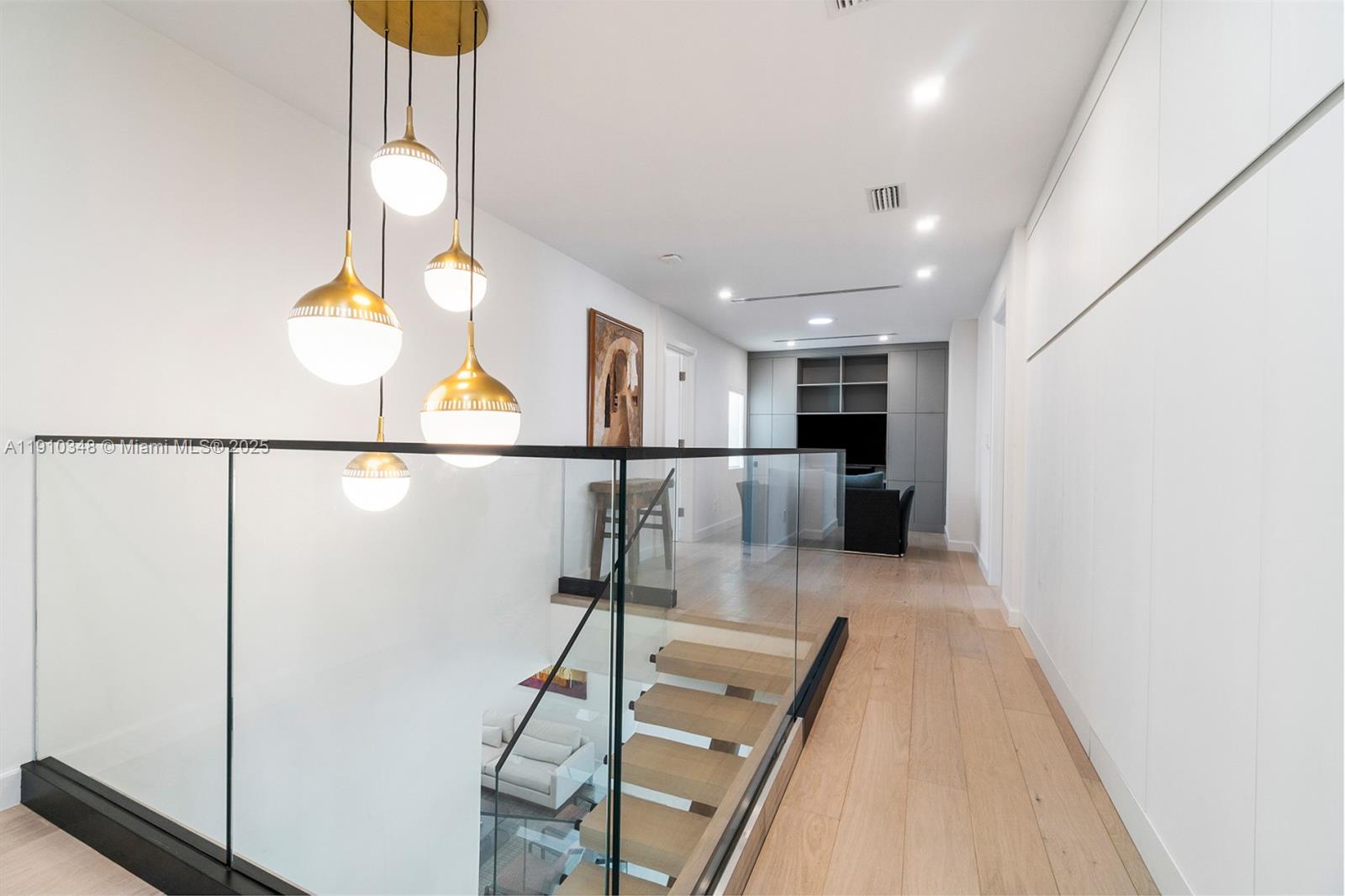 AVENTURA ESTATES - Residential