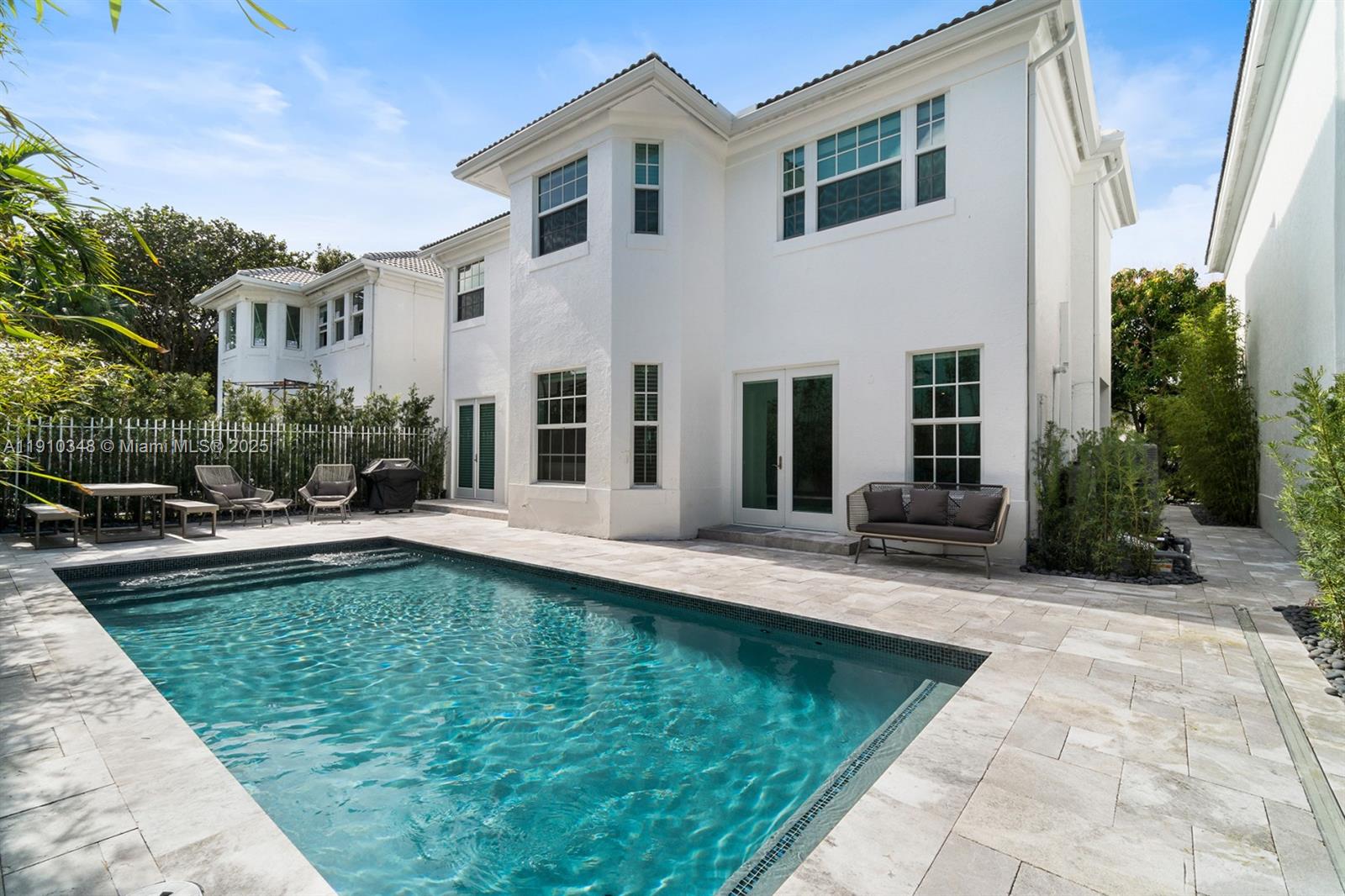 AVENTURA ESTATES - Residential