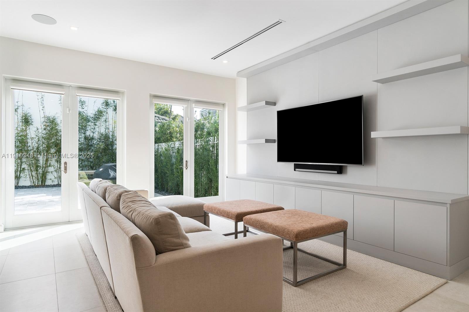 AVENTURA ESTATES - Residential