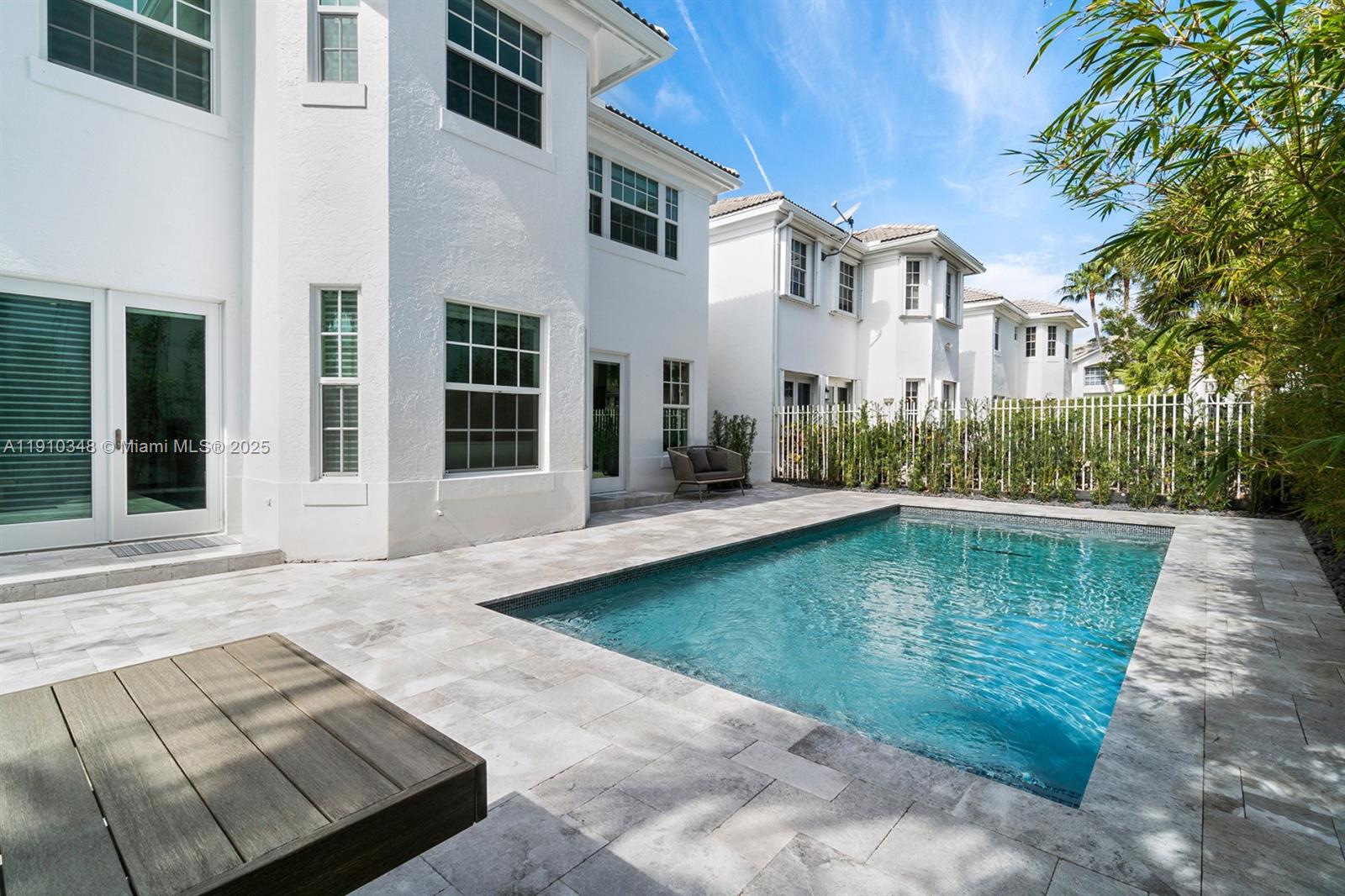 AVENTURA ESTATES - Residential