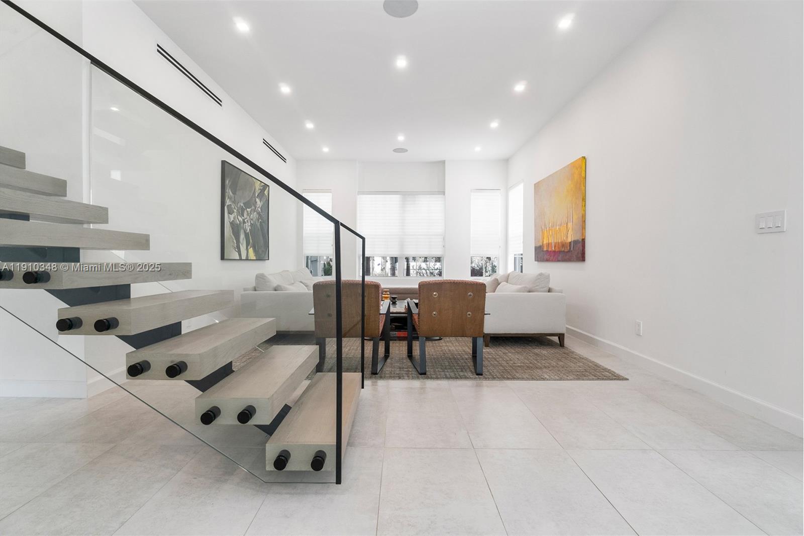 AVENTURA ESTATES - Residential