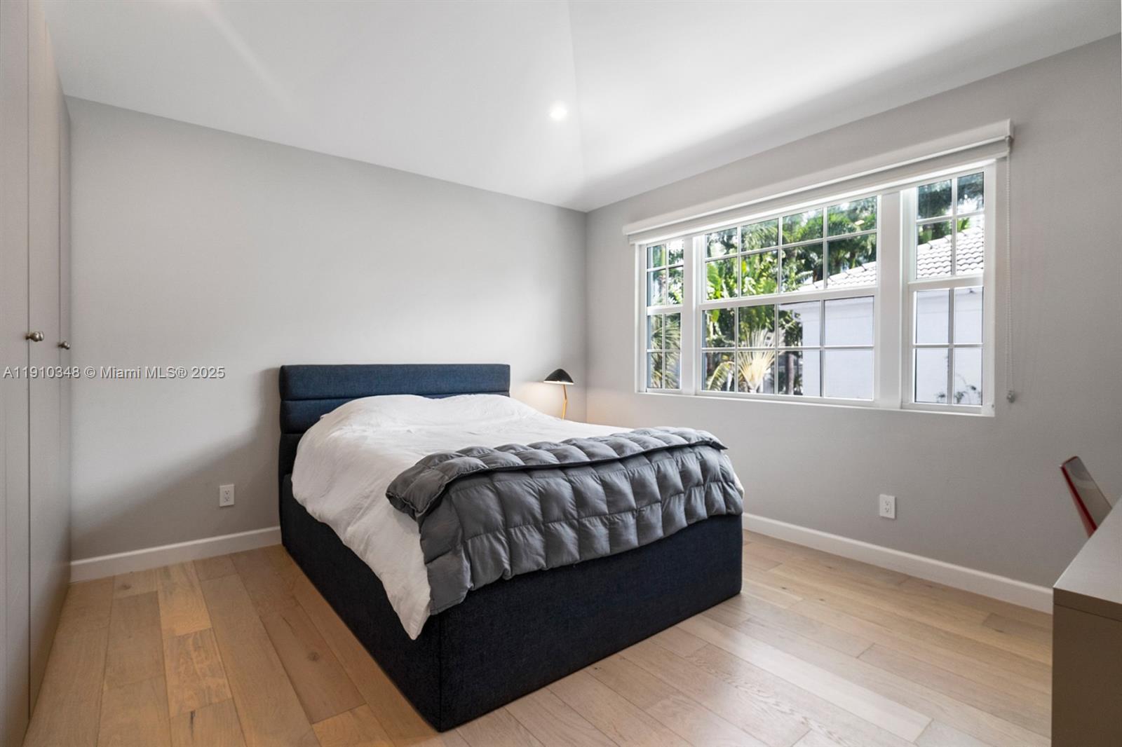 AVENTURA ESTATES - Residential