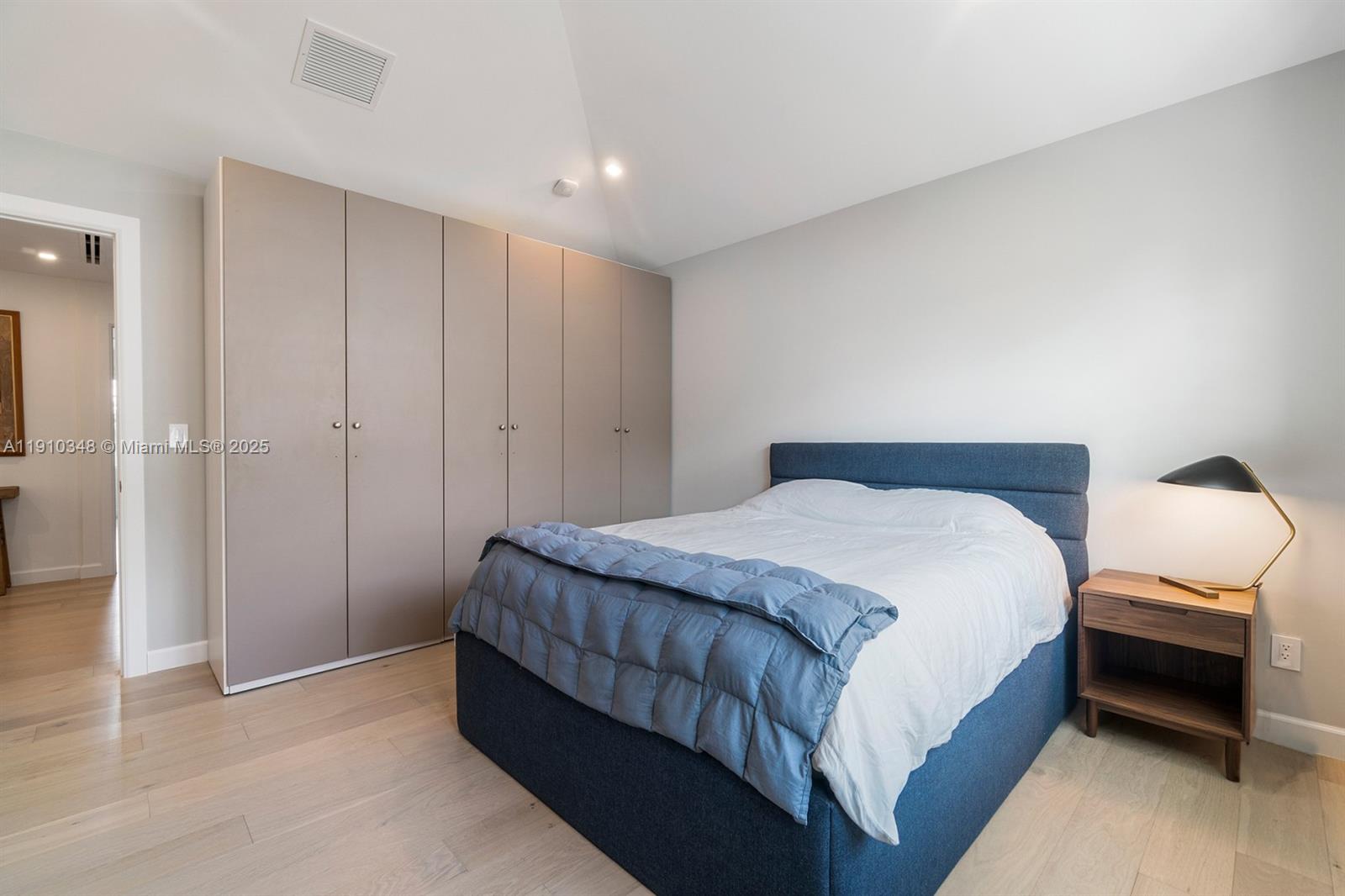 AVENTURA ESTATES - Residential