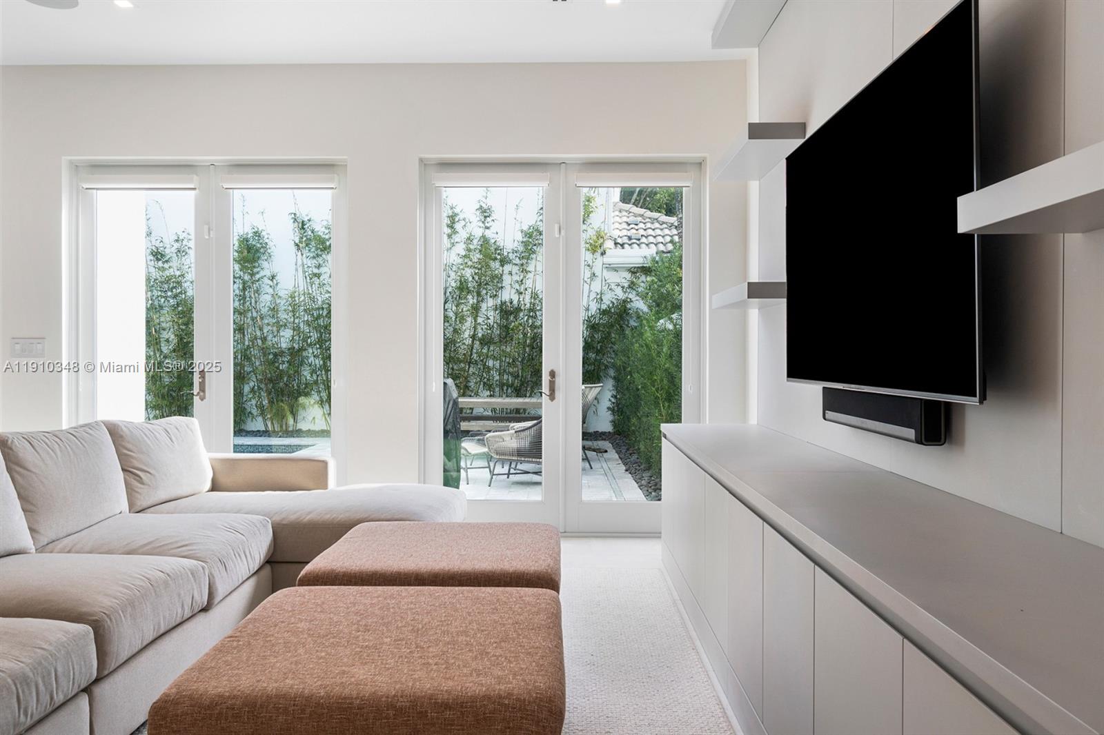 AVENTURA ESTATES - Residential