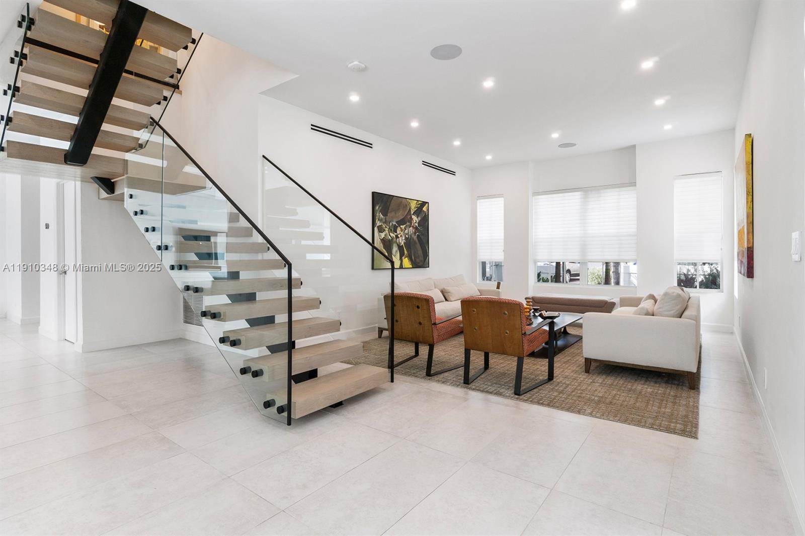 AVENTURA ESTATES - Residential