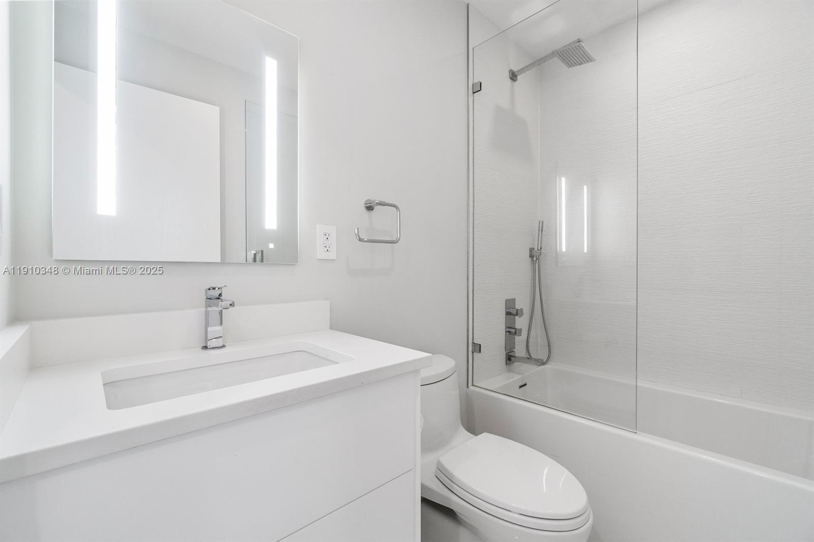 AVENTURA ESTATES - Residential