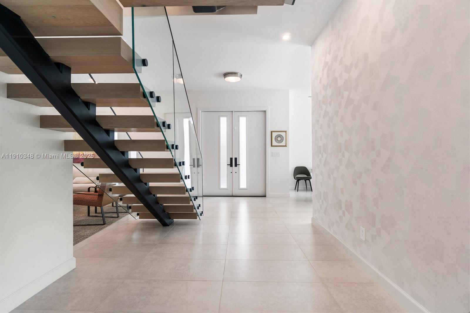 AVENTURA ESTATES - Residential