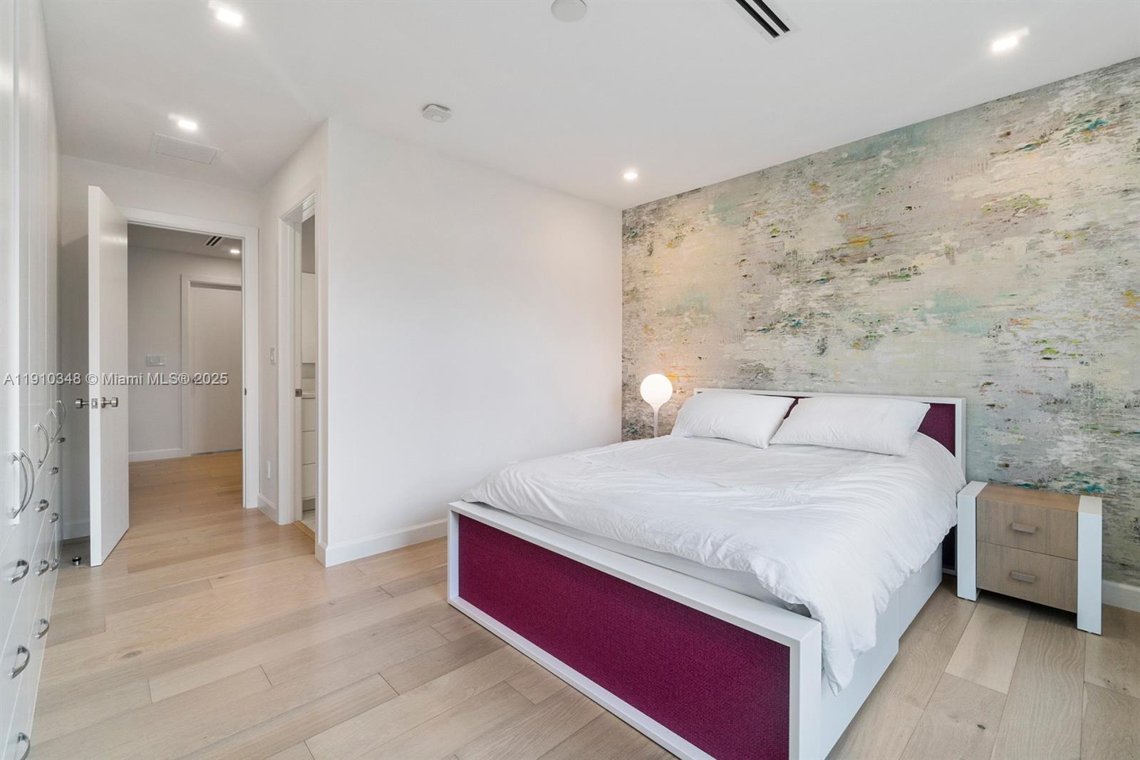 AVENTURA ESTATES - Residential