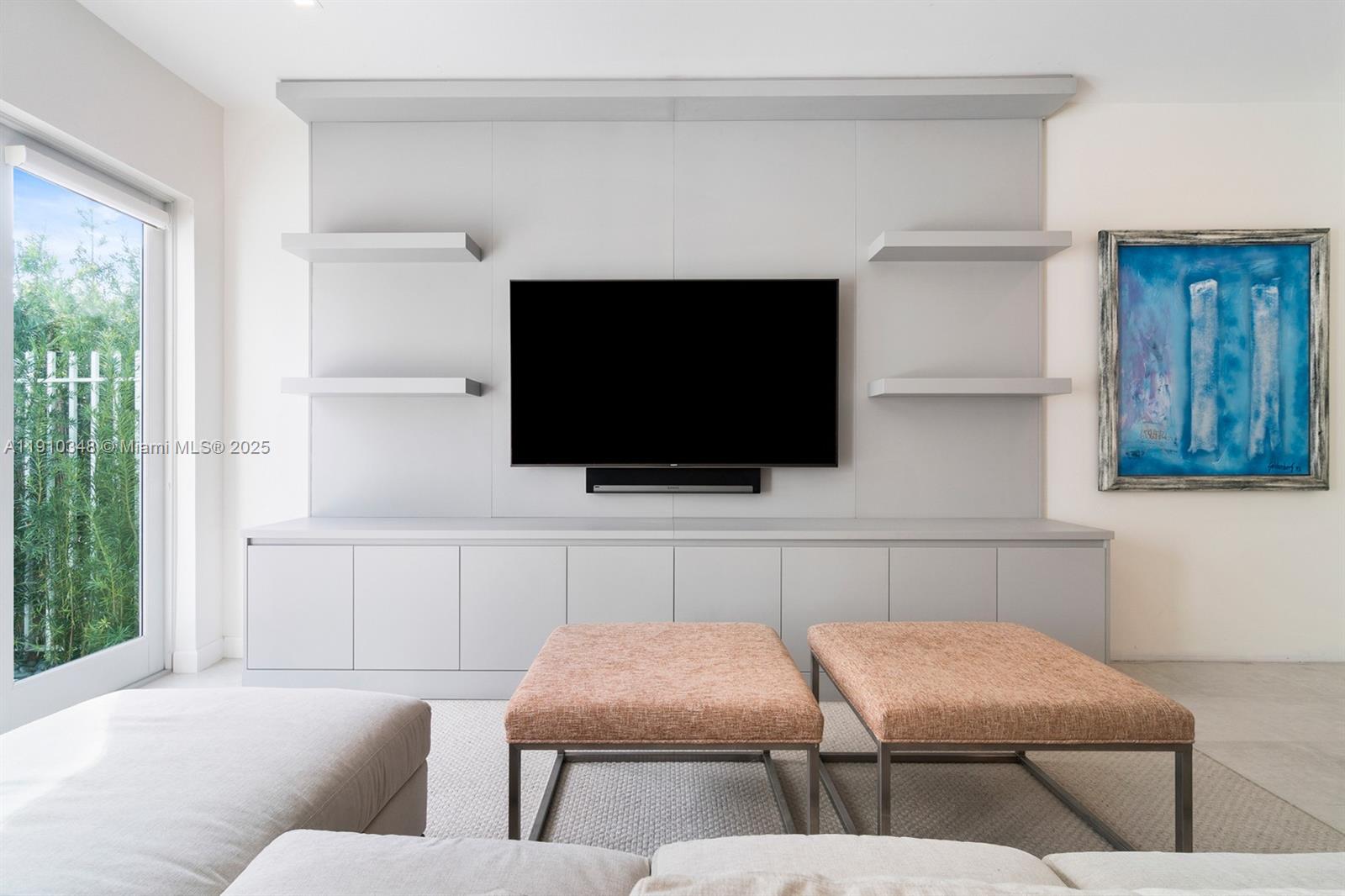 AVENTURA ESTATES - Residential