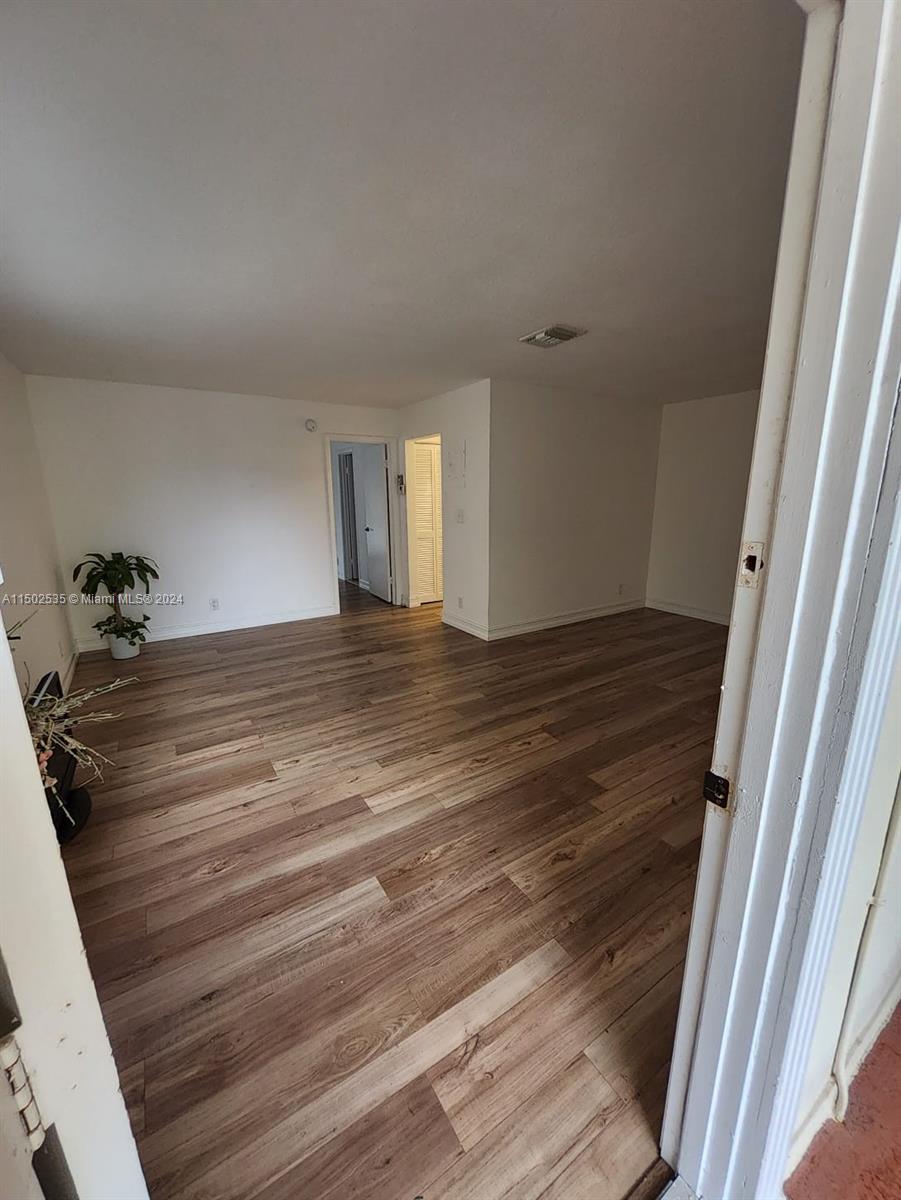 RAMBLEWOOD EAST CONDO - Residential