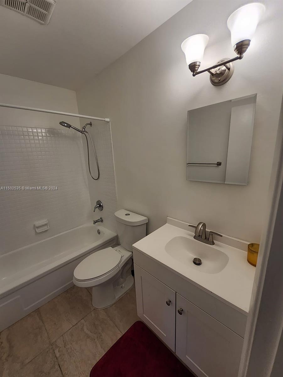 RAMBLEWOOD EAST CONDO - Residential