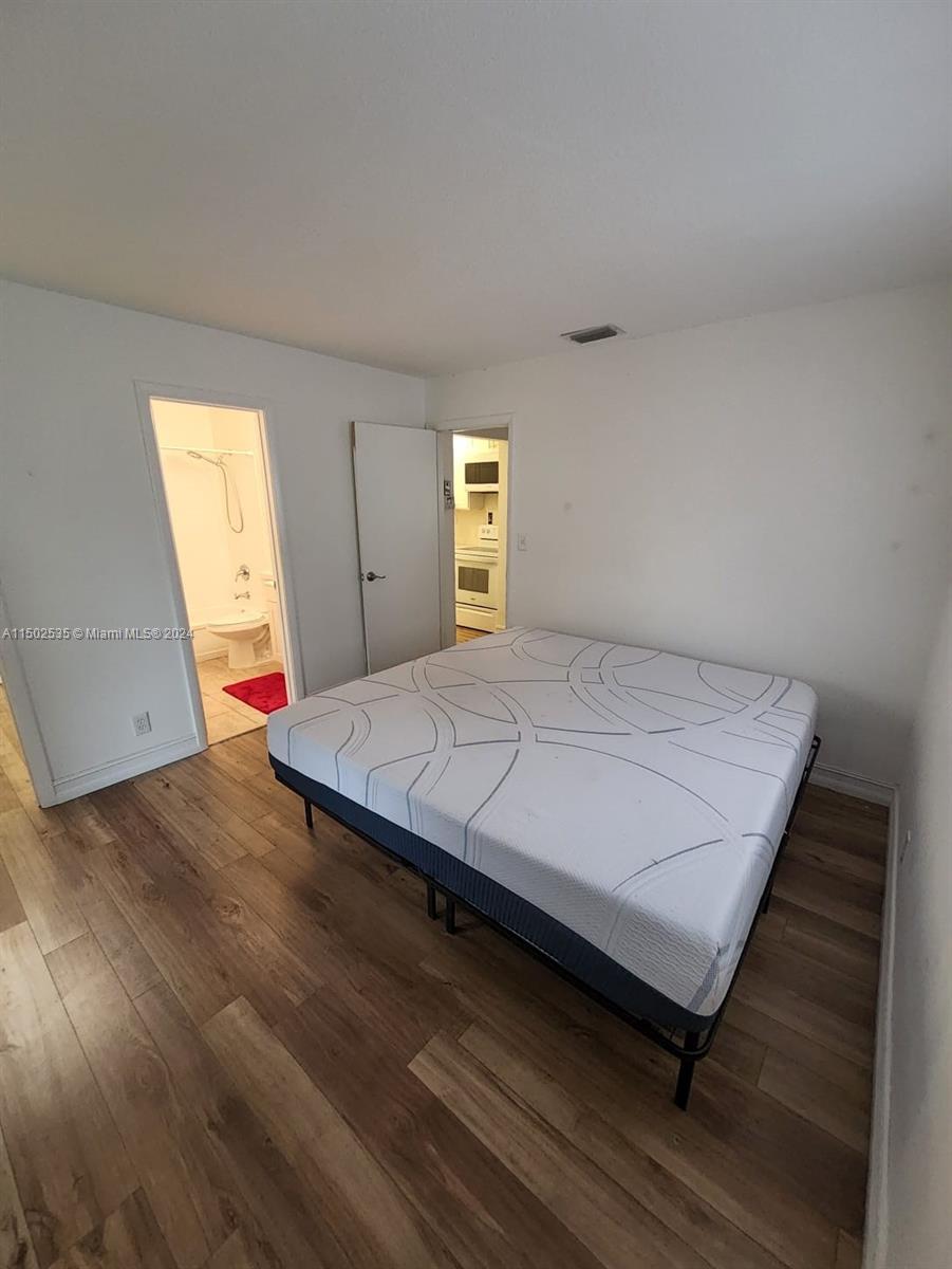 RAMBLEWOOD EAST CONDO - Residential