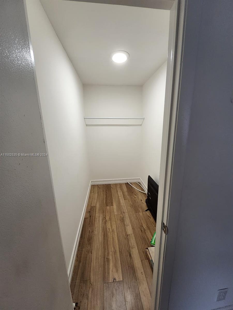 RAMBLEWOOD EAST CONDO - Residential