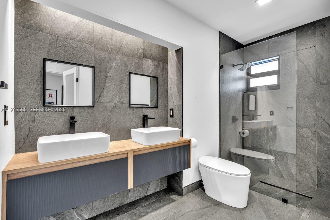 RAINTREE LAKE SEC THREE - Residential