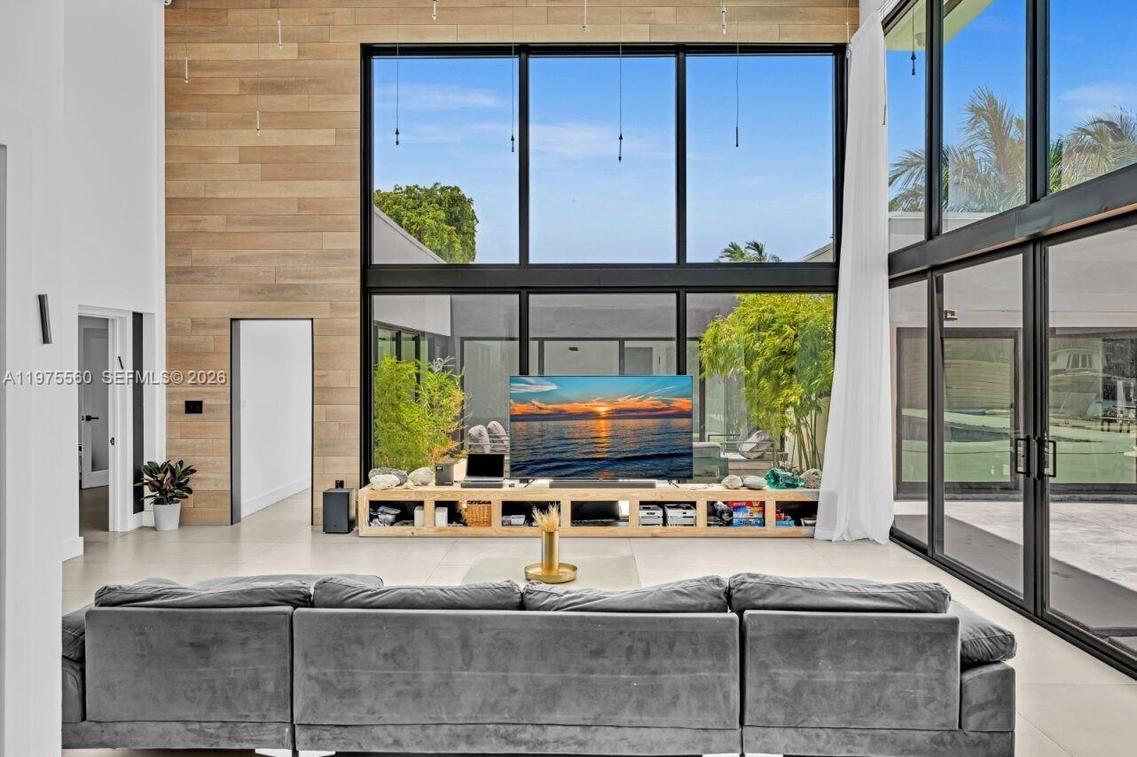 RAINTREE LAKE SEC THREE - Residential