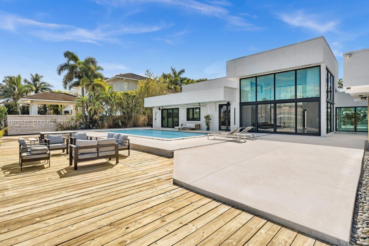 RAINTREE LAKE SEC THREE - Residential